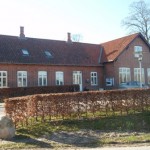 Aase voksede op i Lyngby Skole - nu sognegård.