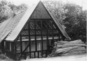 Stuehuset på Borum Mølle under restaurering/genopførelse i 1981.