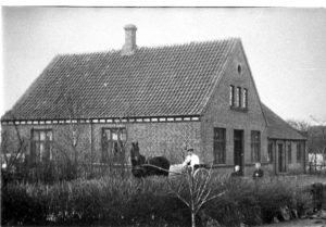 Dyrlæge J. Kjeldsen i Bysvinget 1908.